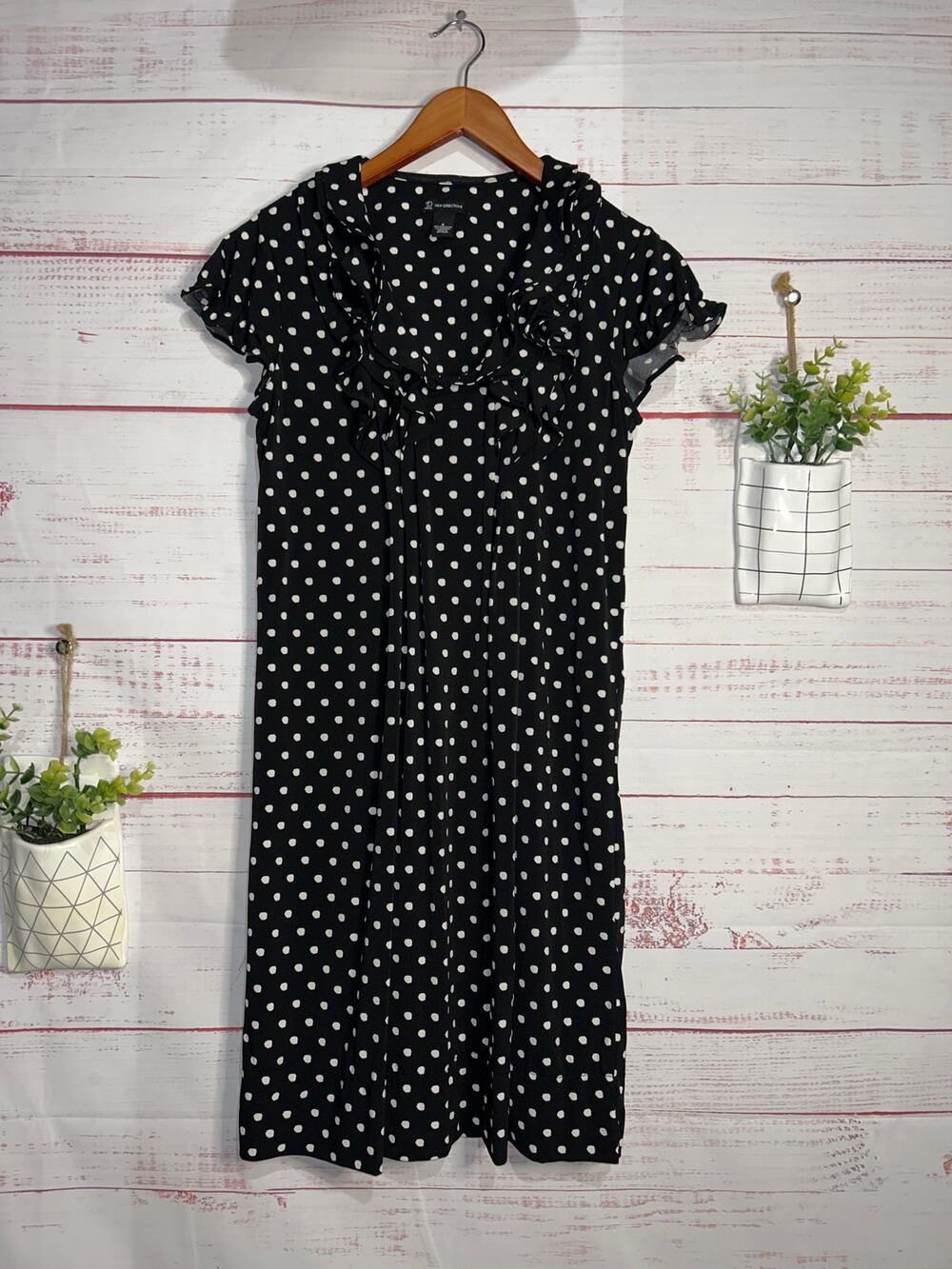 Black & White Polka Dot Ruffle Neckline Dress Women's US Size 6